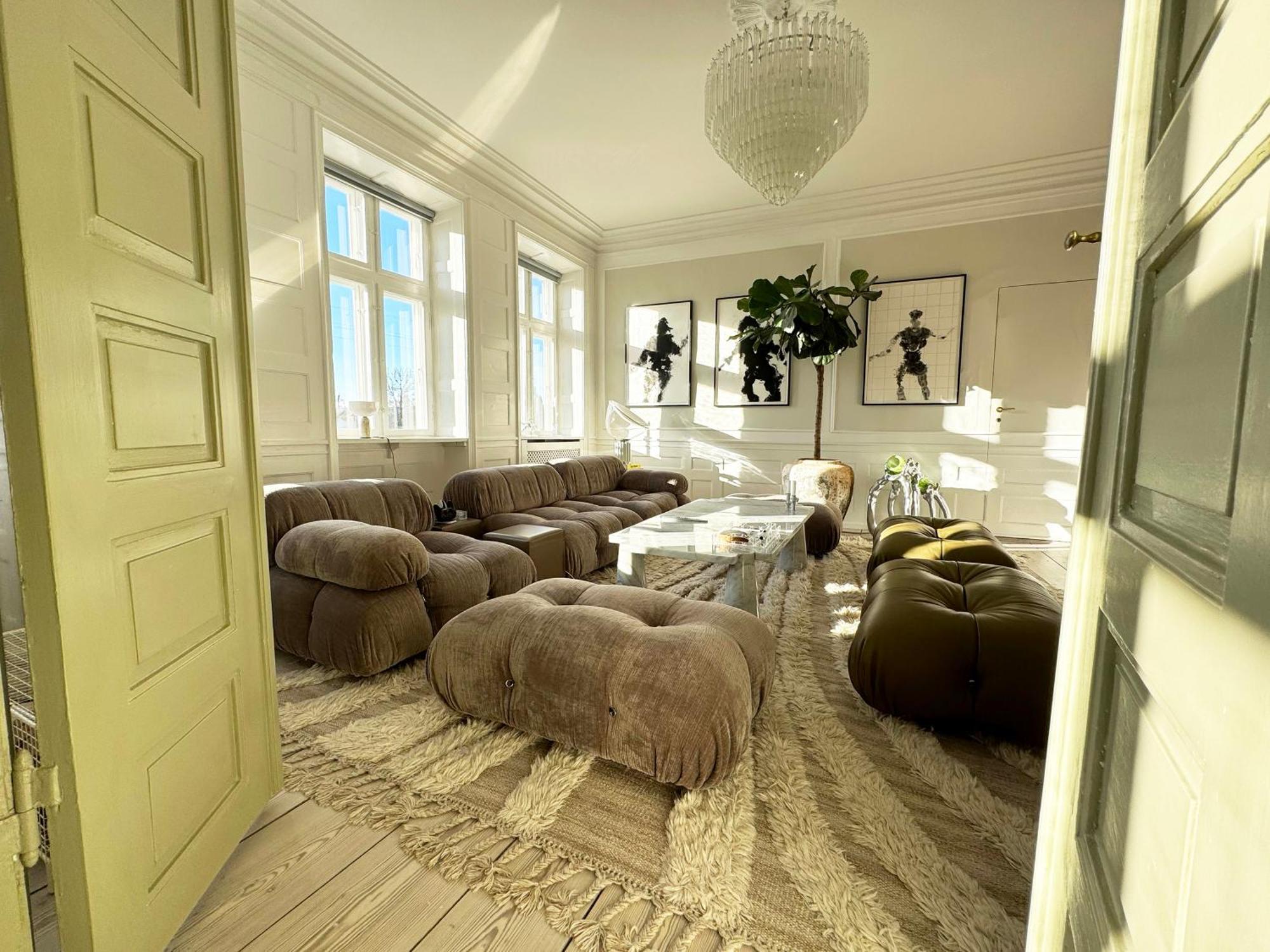 Luxury 'kings Garden View' 260m2 Prime Located Flat Апартаменты