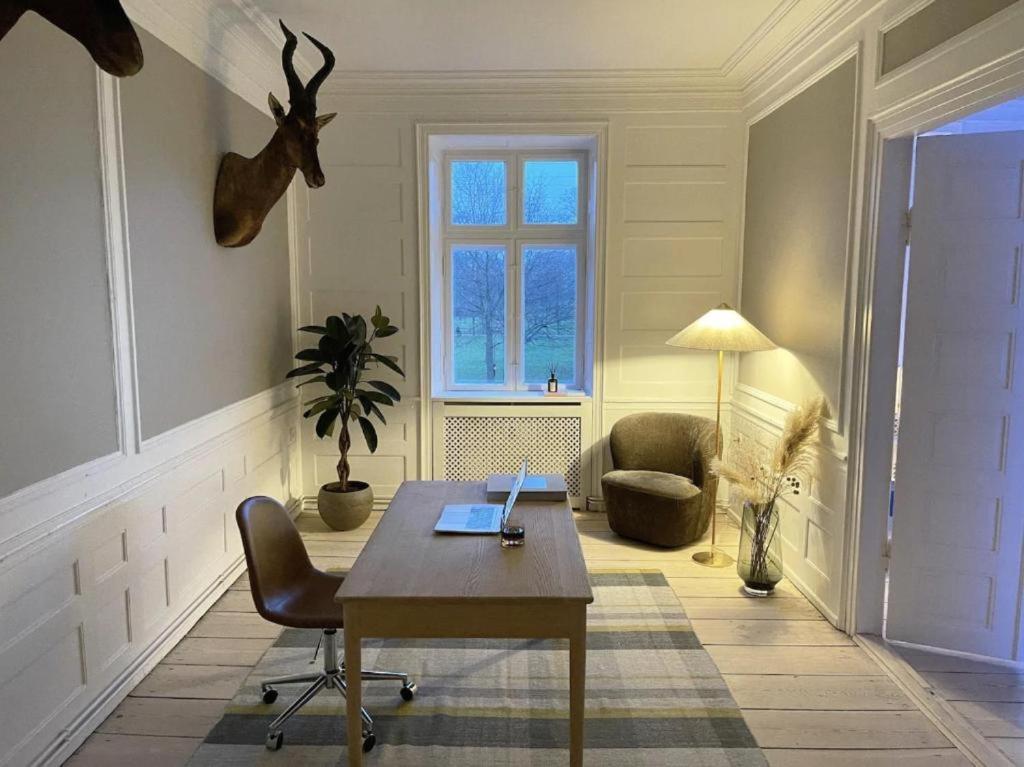 Апартаменты Luxury 'kings Garden View' 260m2 Prime Located Flat *