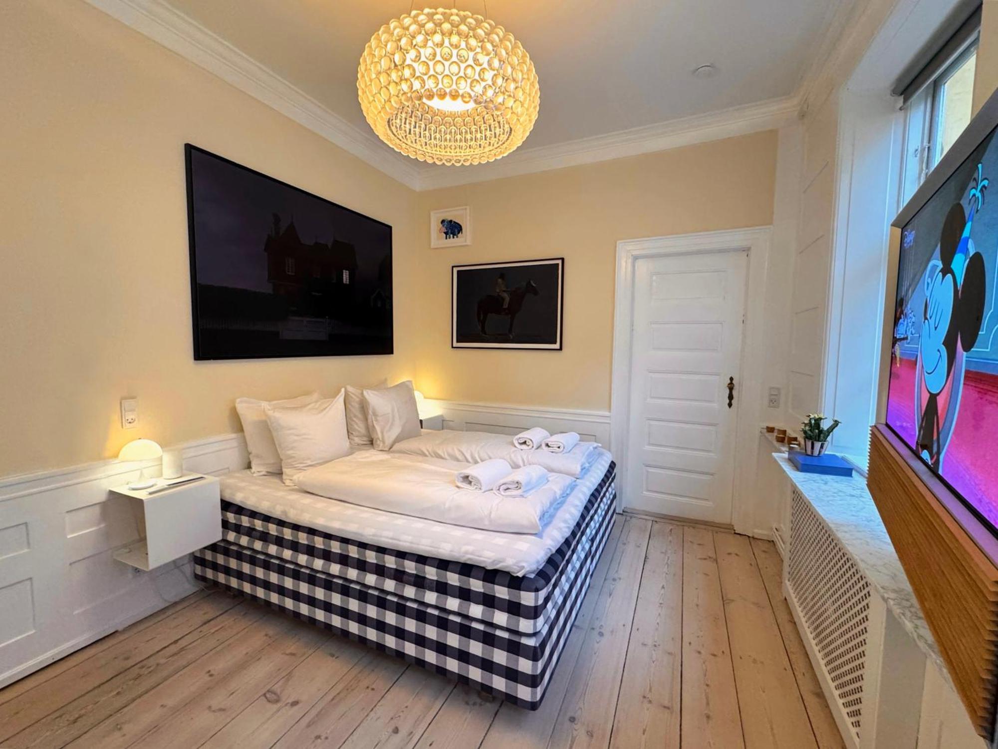 Luxury 'kings Garden View' 260m2 Prime Located Flat Апартаменты
